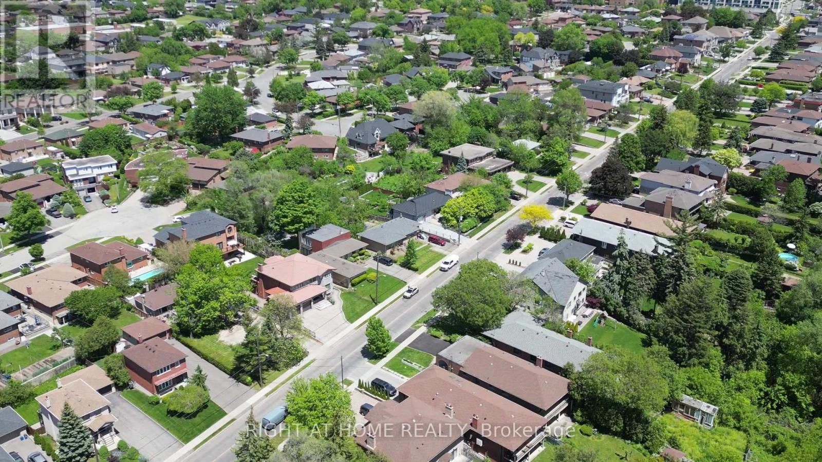 362 Maple Leaf Drive, Toronto, Ontario  M6L 1P4 - Photo 11 - W13631594