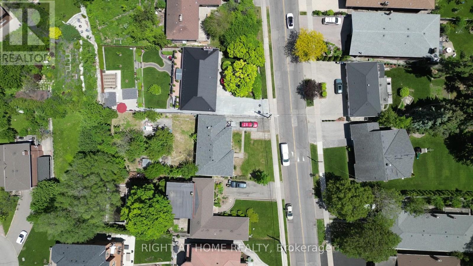 362 Maple Leaf Drive, Toronto, Ontario  M6L 1P4 - Photo 13 - W13631594