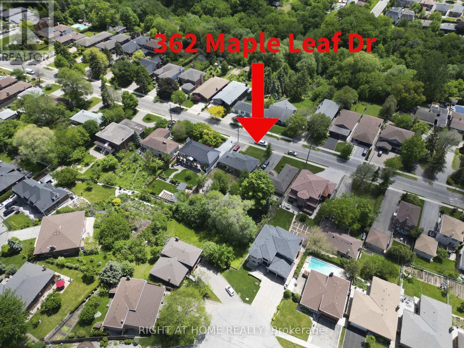362 Maple Leaf Drive, Toronto, Ontario  M6L 1P4 - Photo 3 - W13631594