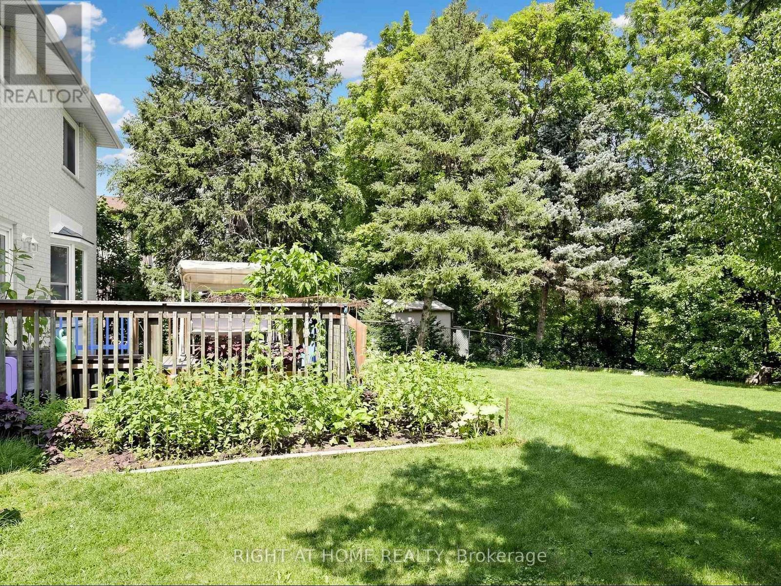 138 Strawberry Drive, Hamilton, Ontario  L8E 4R7 - Photo 36 - X13631576