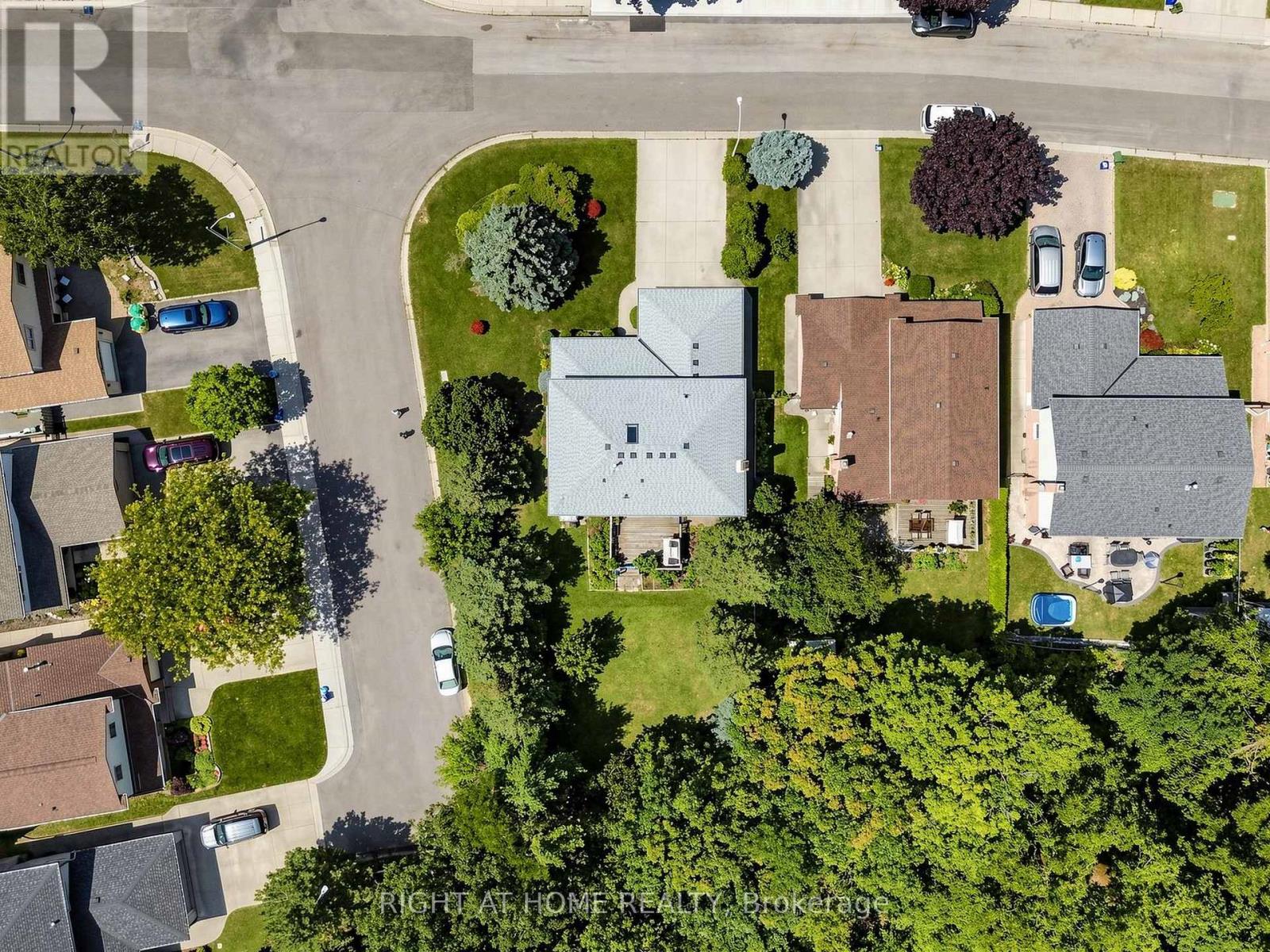 138 Strawberry Drive, Hamilton, Ontario  L8E 4R7 - Photo 5 - X13631576