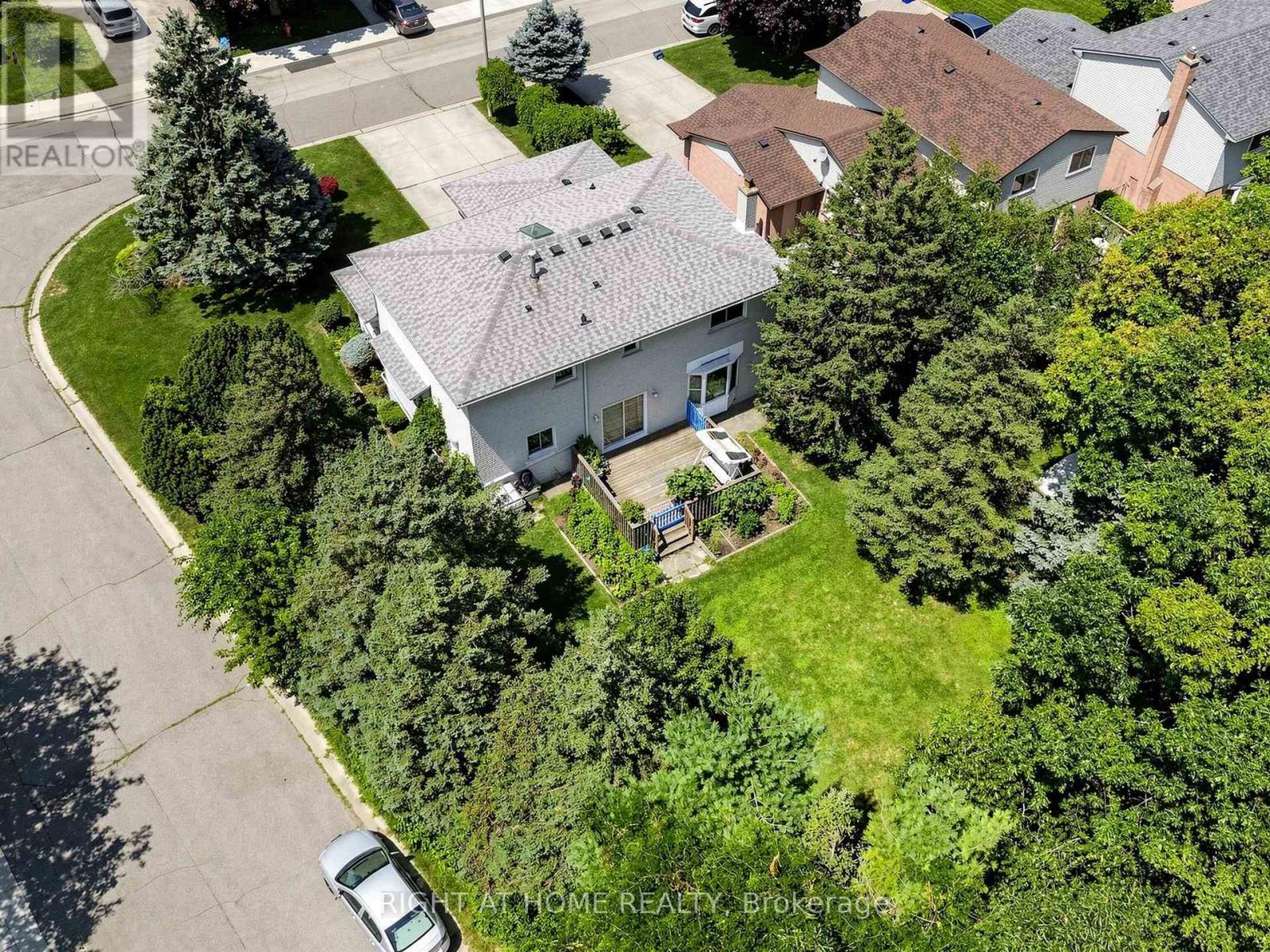 138 Strawberry Drive, Hamilton, Ontario  L8E 4R7 - Photo 6 - X13631576