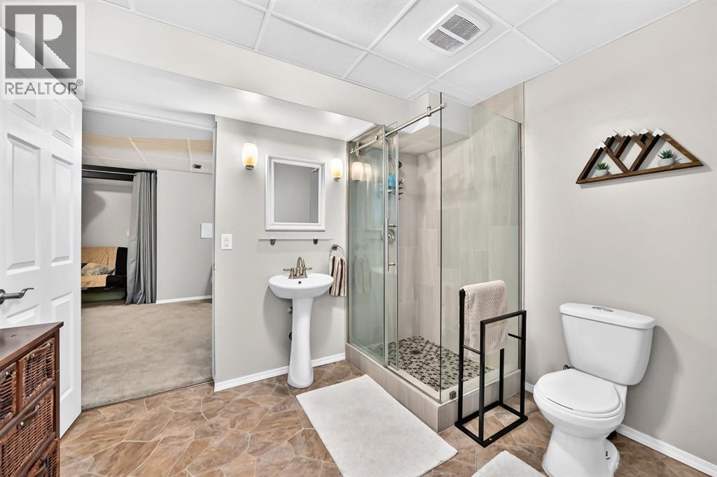 81 Sandalwood Court NW, Calgary, Alberta  T3K 4B7 - Photo 41 - A2331272