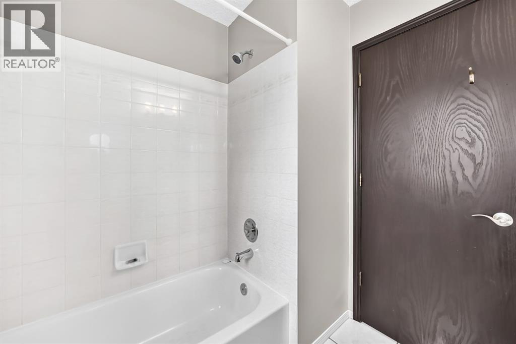 81 Sandalwood Court NW, Calgary, Alberta  T3K 4B7 - Photo 34 - A2331272