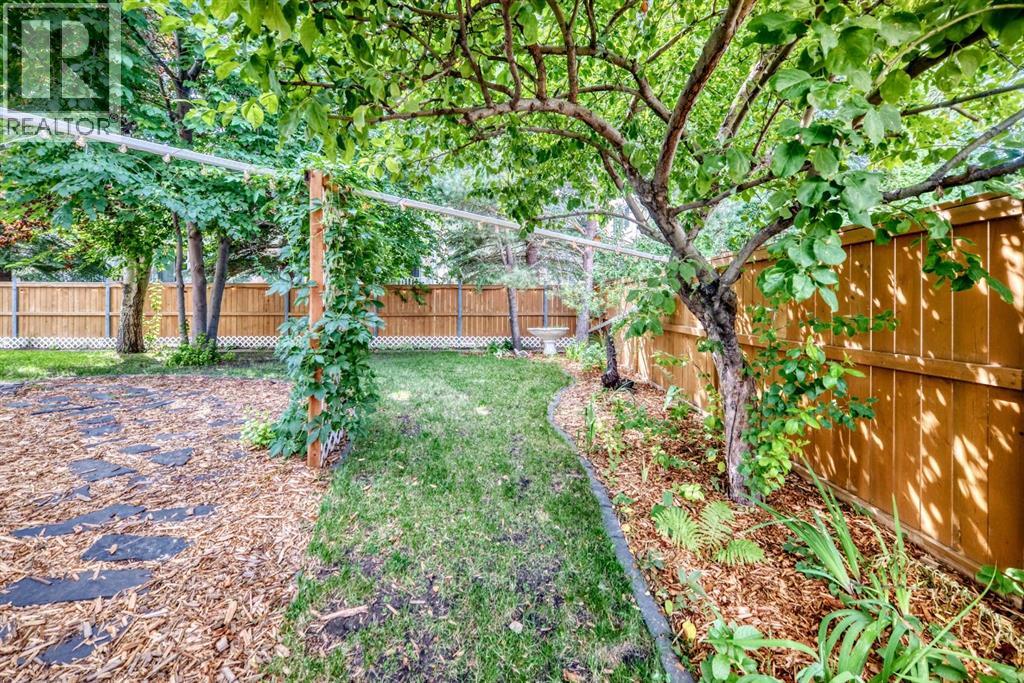 81 Sandalwood Court NW, Calgary, Alberta  T3K 4B7 - Photo 43 - A2331272