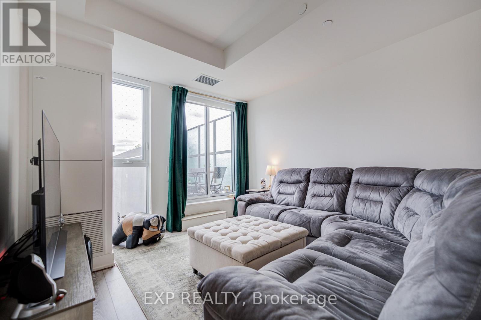 211 - 1285 Queen Street E, Toronto, Ontario  M4L 1C2 - Photo 4 - E13569810