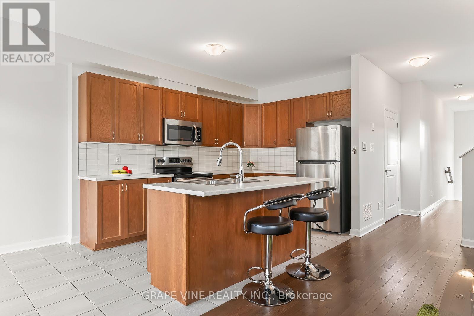 533 Winterset Road, Ottawa, Ontario  K2T 0P4 - Photo 12 - X13631630