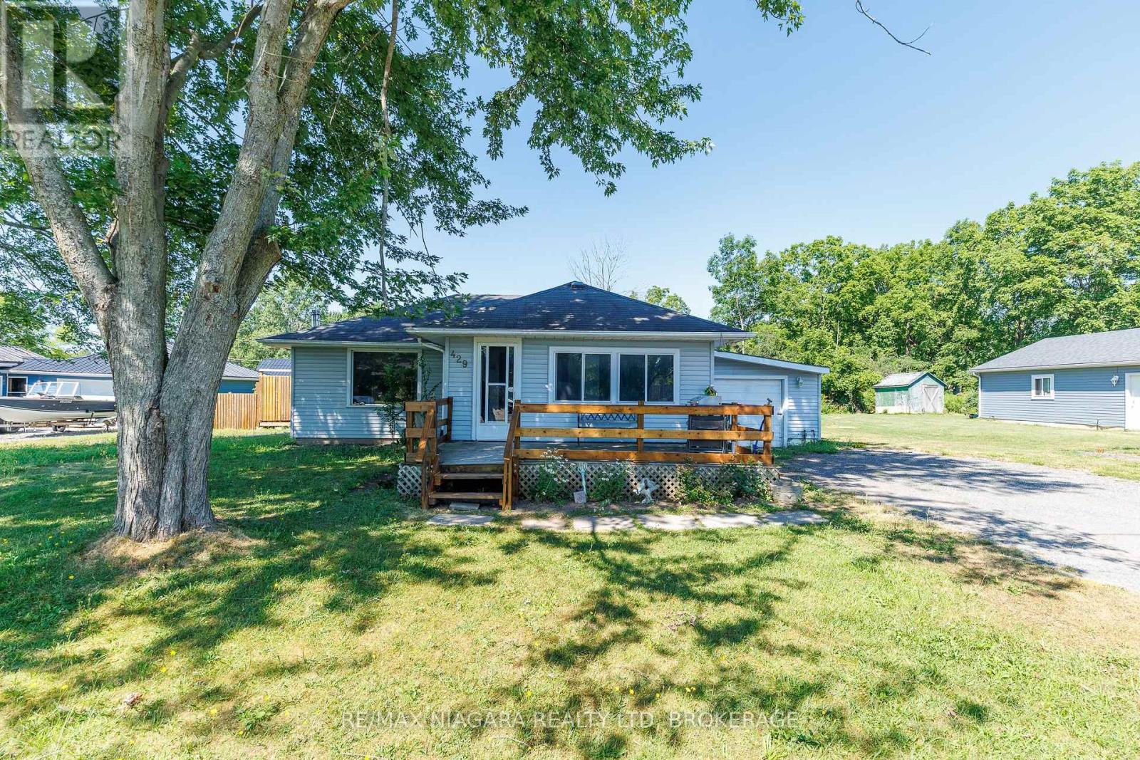 429 Delaware Avenue, Fort Erie, Ontario  L2A 5M4 - Photo 3 - X13631606