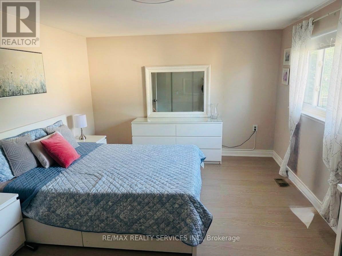 34 Watson Crescent, Brampton, Ontario  L6W 1E7 - Photo 9 - W13631632