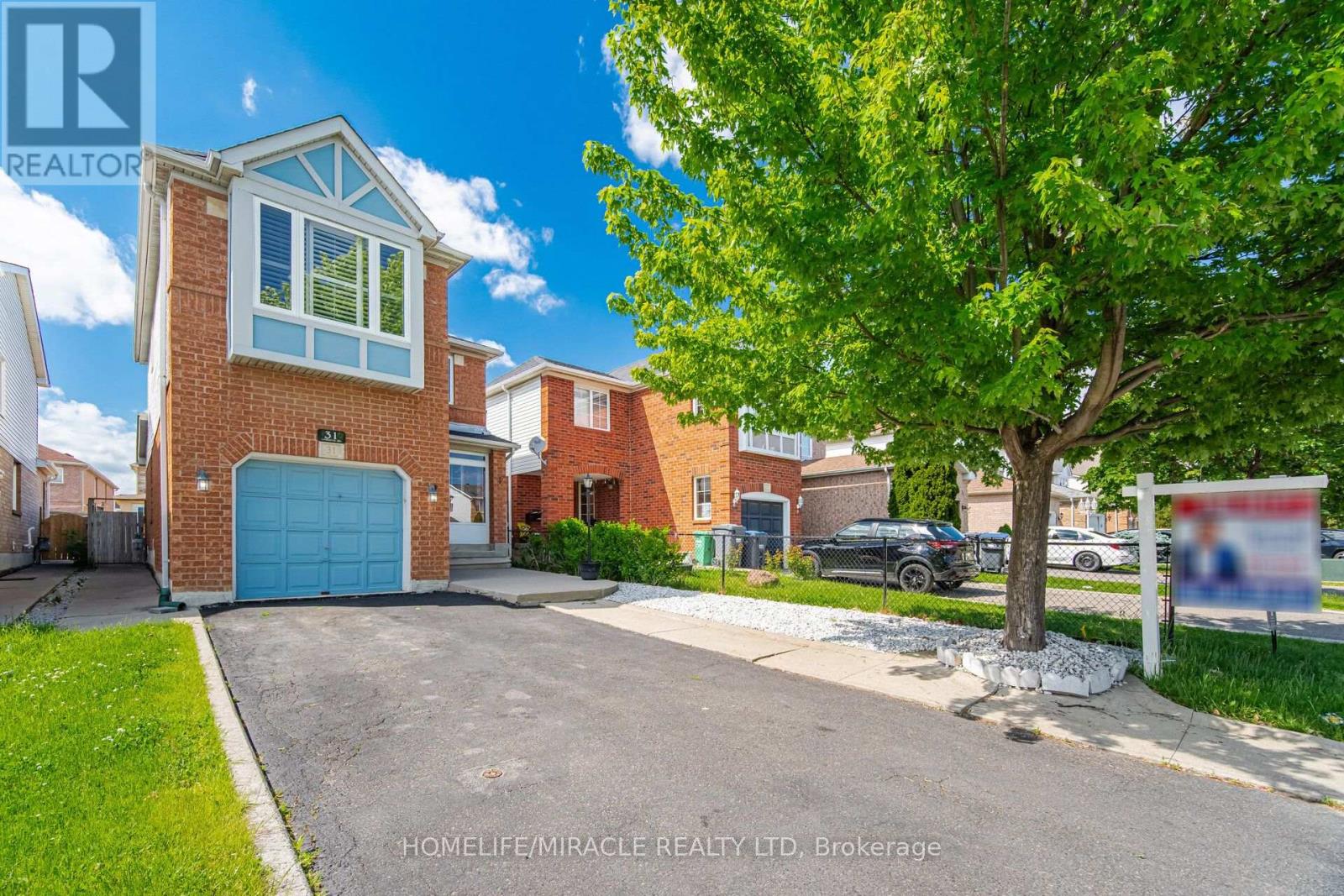 31 LARKSPUR ROAD, Brampton, Ontario