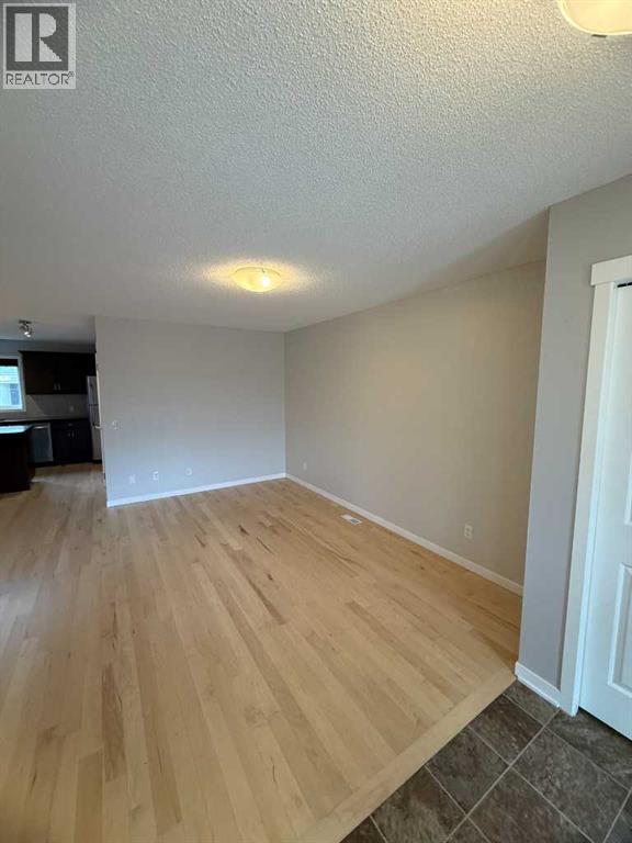367 Fireside Place, Cochrane, Alberta  T4C 0R1 - Photo 5 - A2316135
