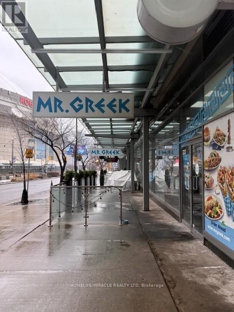 333 BREMNER BOULEVARD, Toronto, Ontario