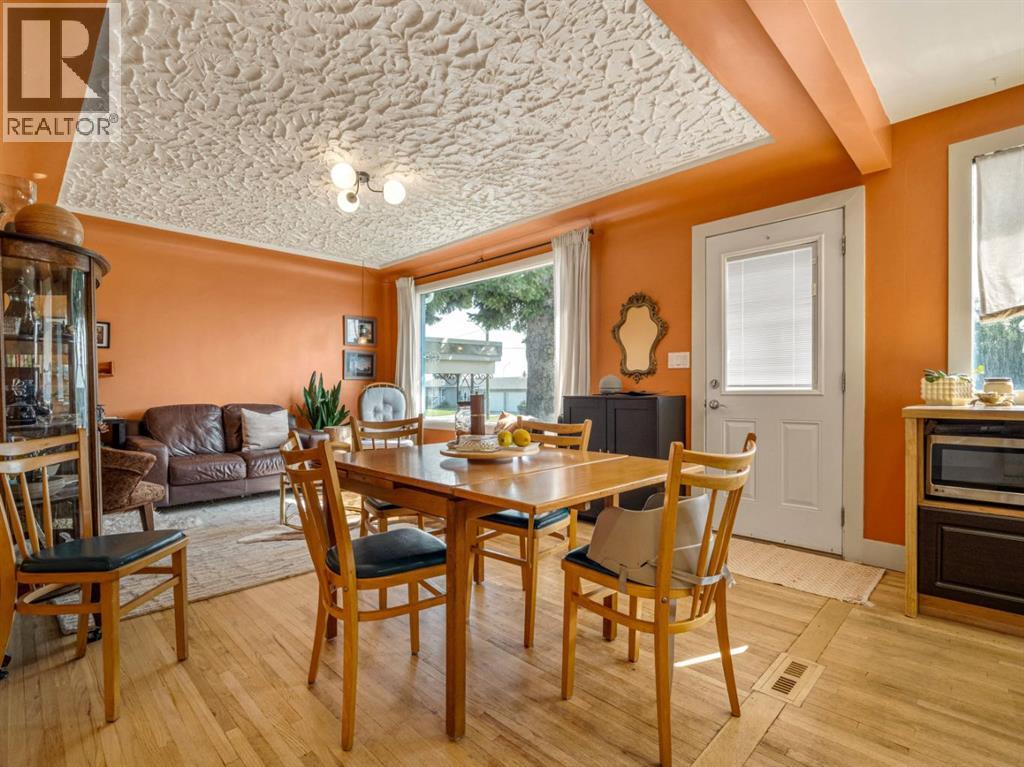 245 4 Street E, Cardston, Alberta  T0K 0K0 - Photo 4 - A2332818
