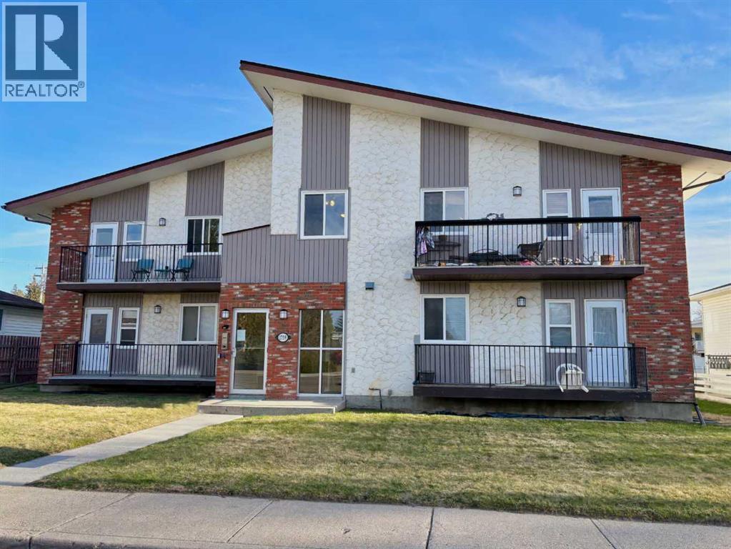 9, 1739 St Edwards Boulevard N, Lethbridge, Alberta