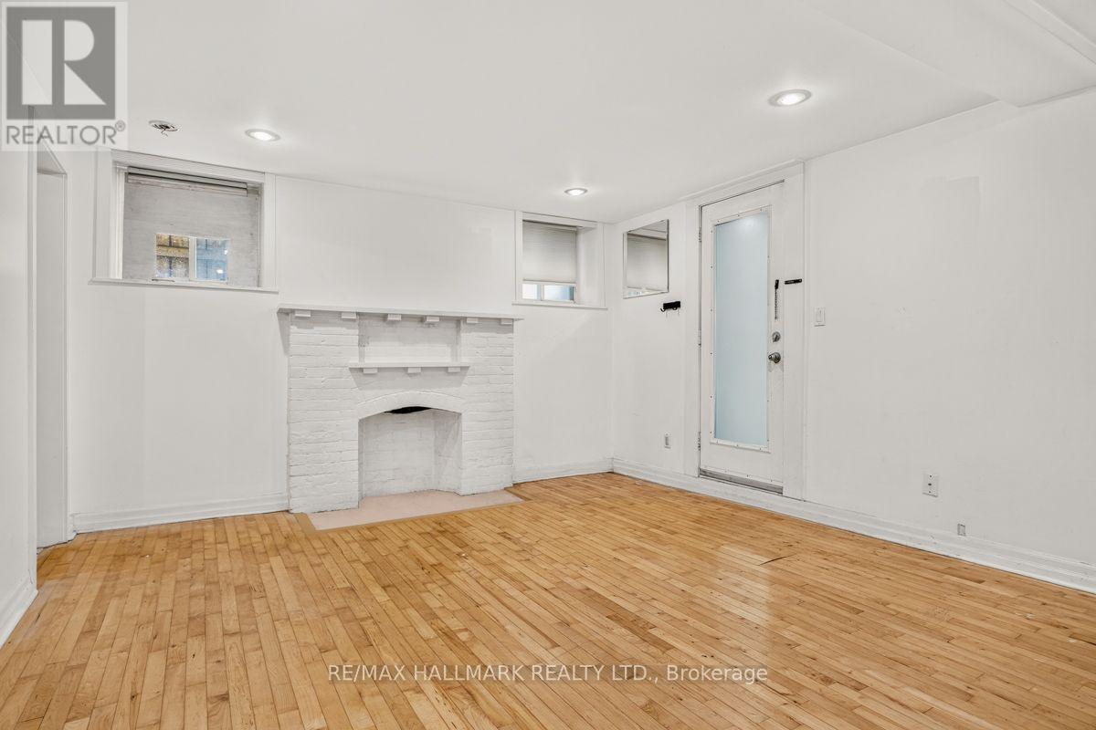 LOWER - 483 PARKSIDE DRIVE, Toronto, Ontario