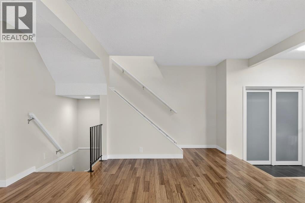 360 Point Mckay Gardens NW, Calgary, Alberta  T3B 4V8 - Photo 9 - A2329449