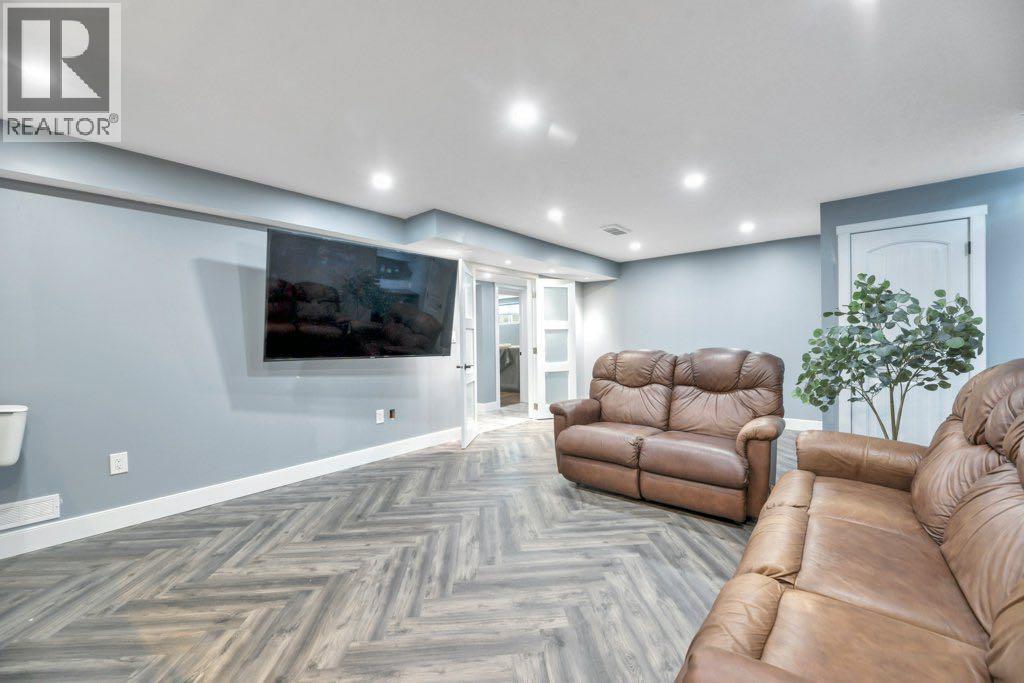101 Hawkmere Place, Chestermere, Alberta  T1X 0C6 - Photo 32 - A2332285