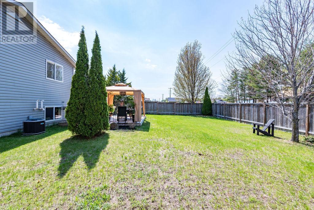 35 Winfield Street, Petawawa, Ontario  K8H 0A2 - Photo 40 - X13631730