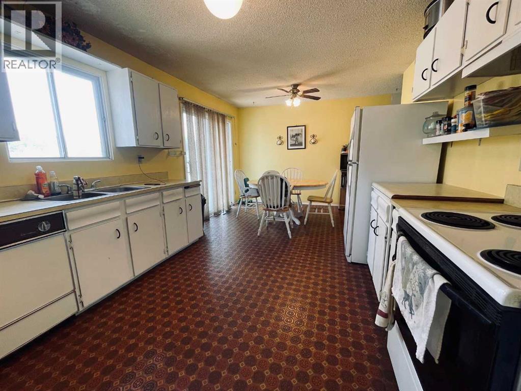 36 Park Meadows Boulevard N, Lethbridge, Alberta  T1H 4H8 - Photo 9 - A2330254