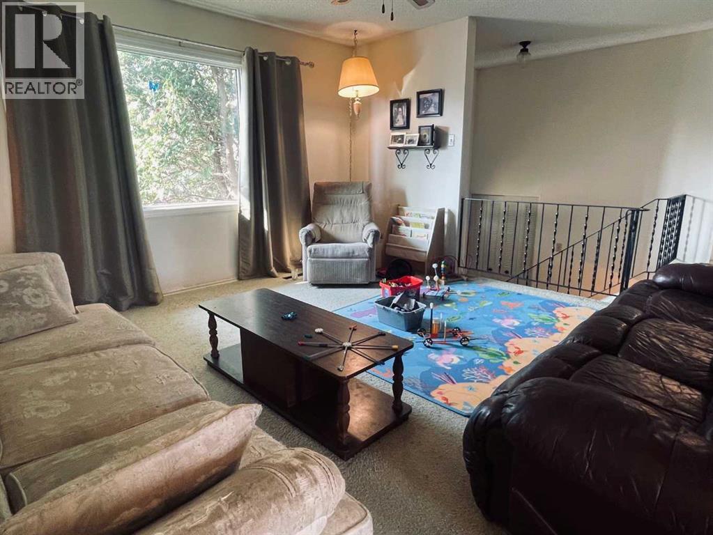 36 Park Meadows Boulevard N, Lethbridge, Alberta  T1H 4H8 - Photo 4 - A2330254