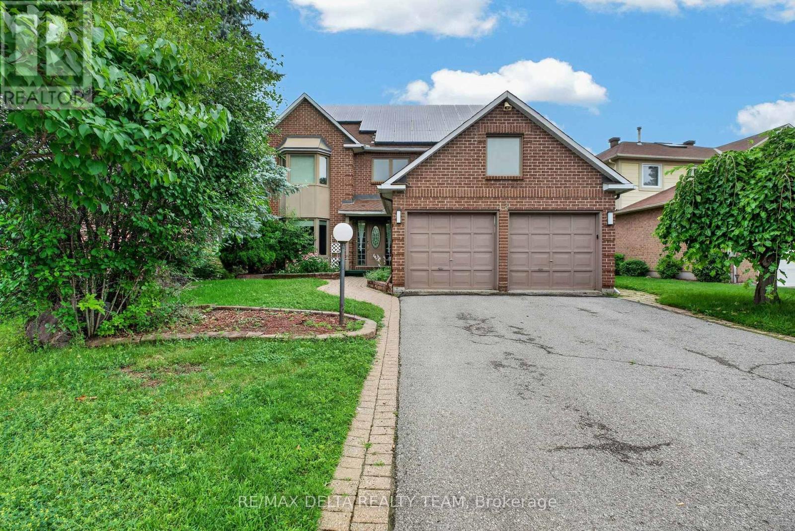 13 Sherk Crescent, Ottawa, Ontario  K2K 2L4 - Photo 1 - X13631710