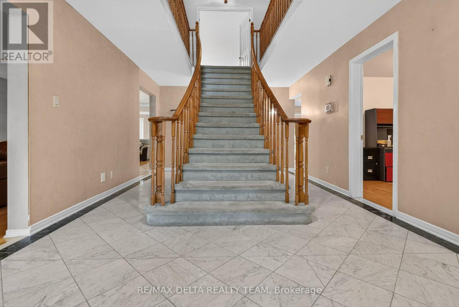 13 Sherk Crescent, Ottawa, Ontario  K2K 2L4 - Photo 3 - X13631710