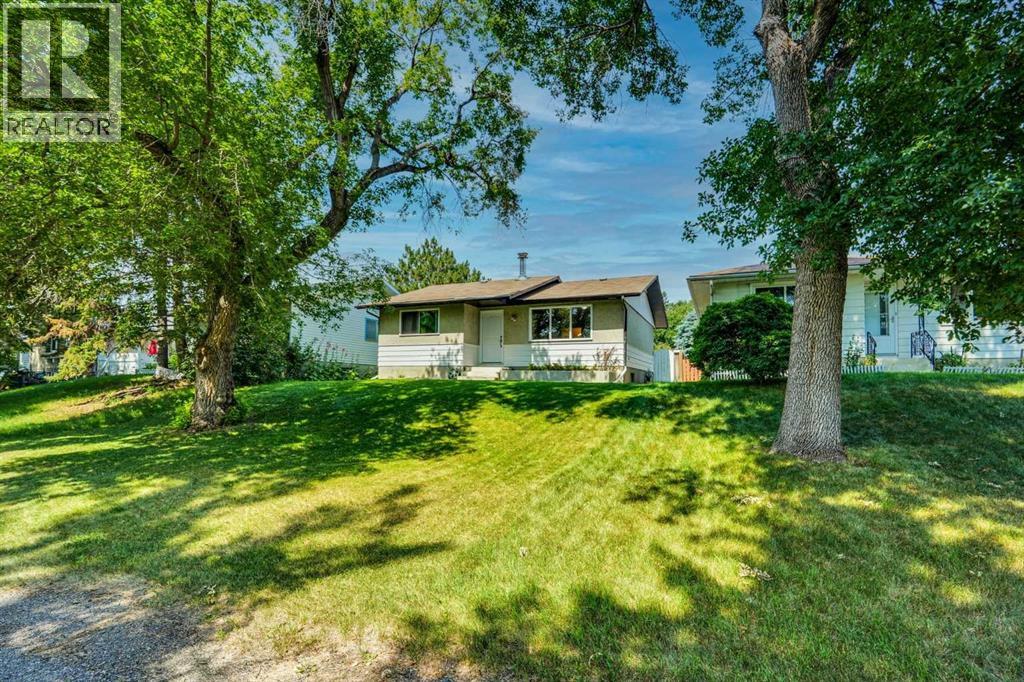 3257 32a Avenue SE, Calgary, Alberta  T2B 0J6 - Photo 2 - A2331061