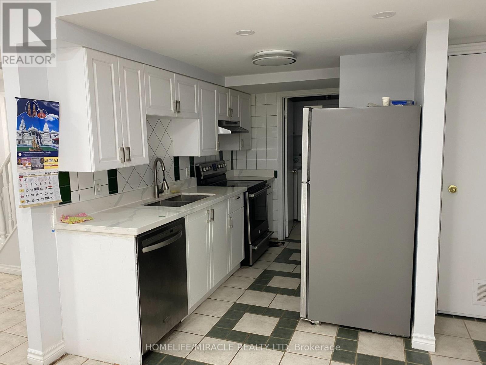 Basement - 204 Delaney Drive, Ajax, Ontario L1T 2B4 - Photo 8 - E13497472
