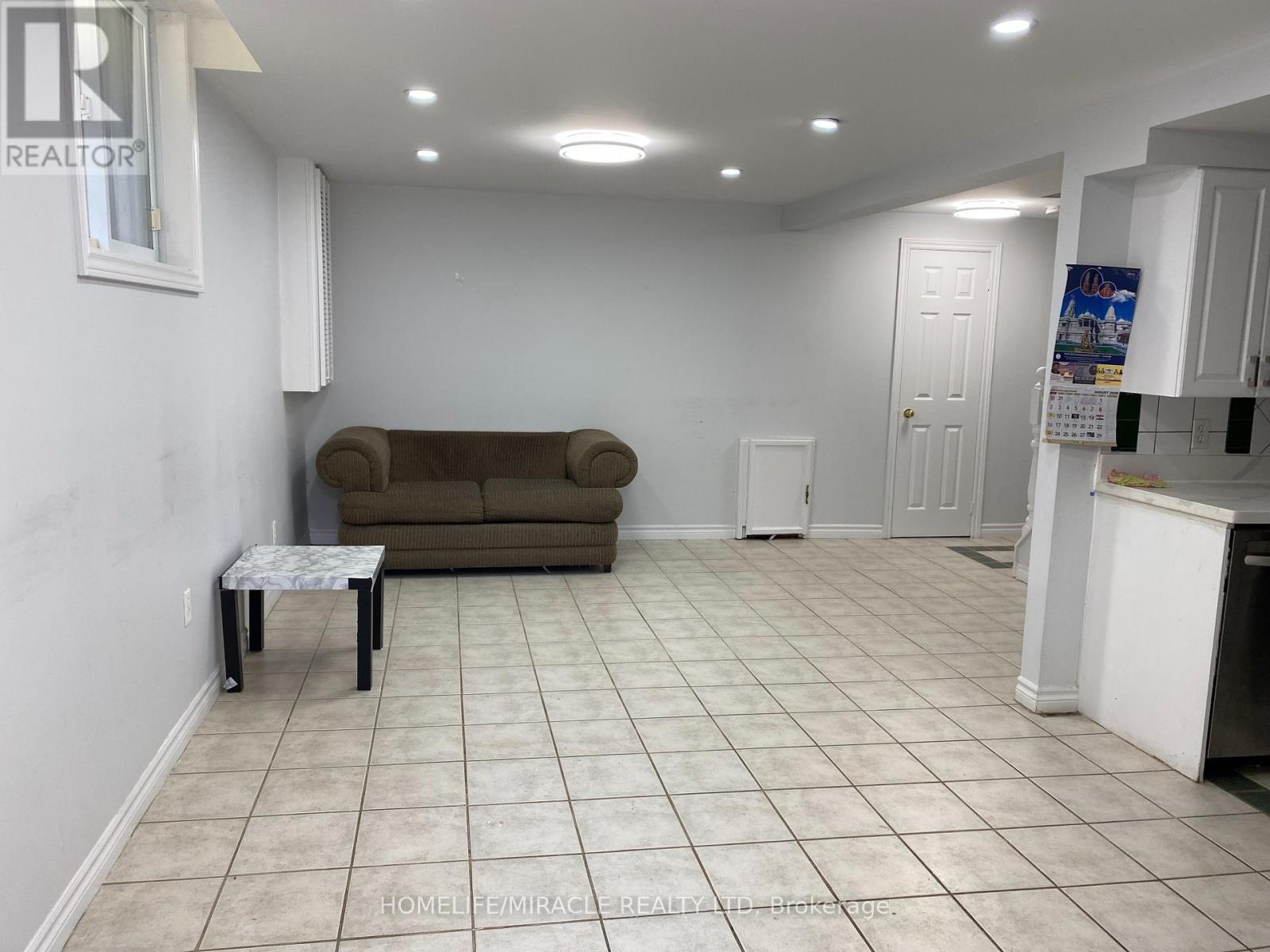 Basement - 204 Delaney Drive, Ajax, Ontario L1T 2B4 - Photo 3 - E13497472