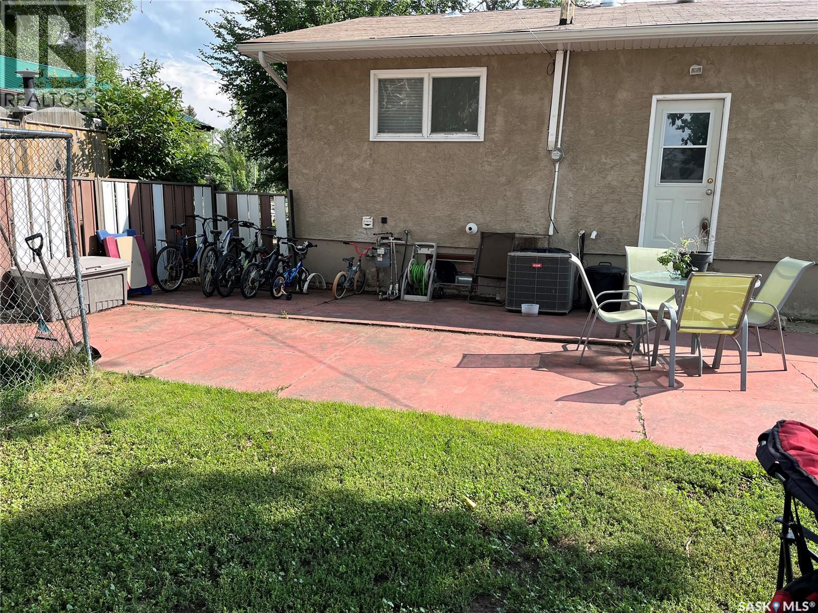 229 4th Avenue E, Gravelbourg, Saskatchewan  S0H 1X0 - Photo 34 - SK044335
