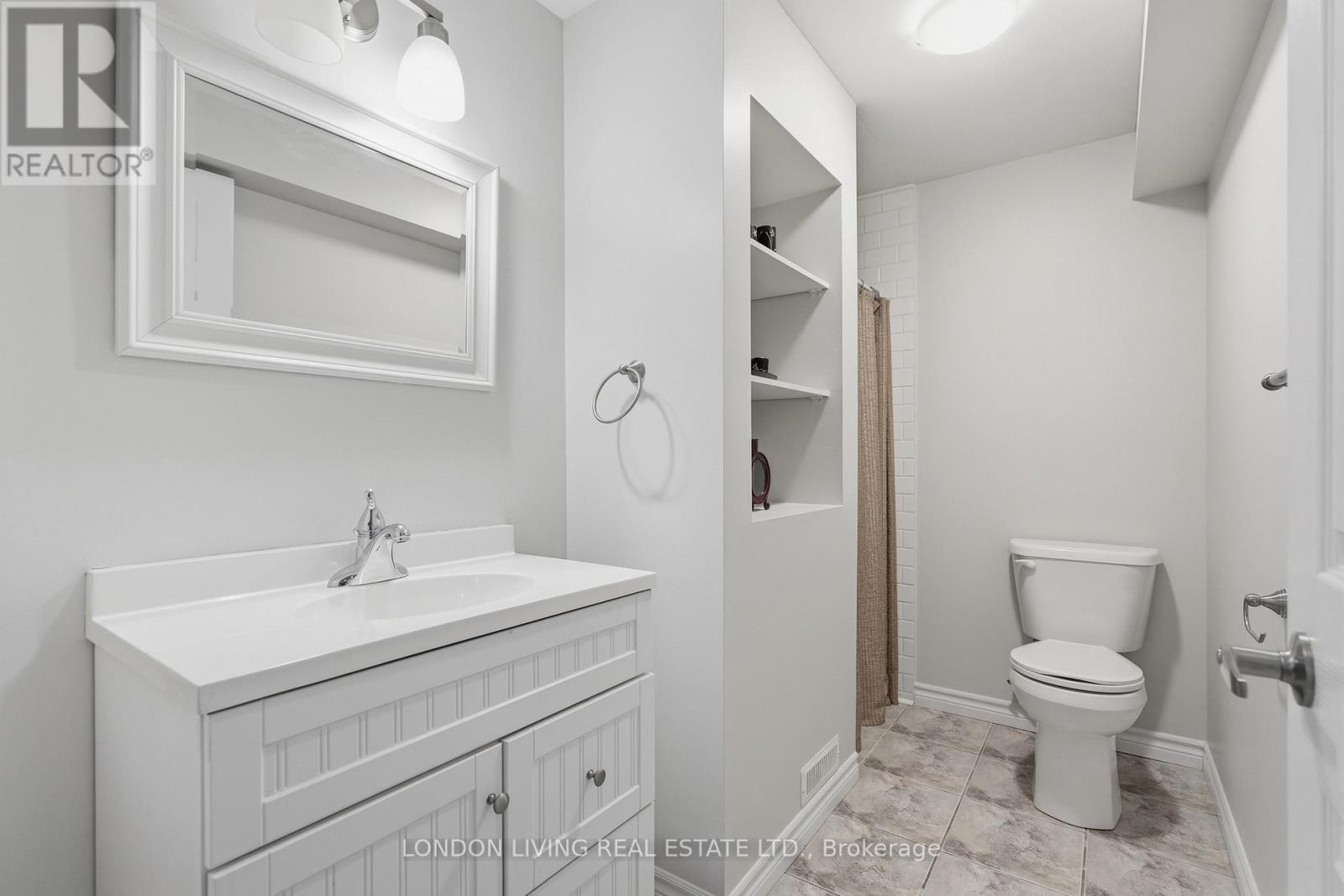 31 - 2031 Pennyroyal Street, London North, Ontario  N5X 0L7 - Photo 35 - X13436038