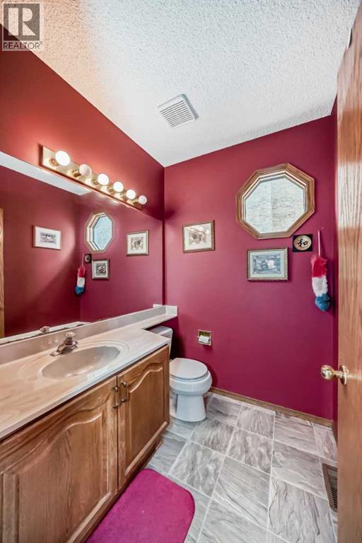 183 Christie Park Hill SW, Calgary, Alberta  T3H 2V5 - Photo 8 - A2327273