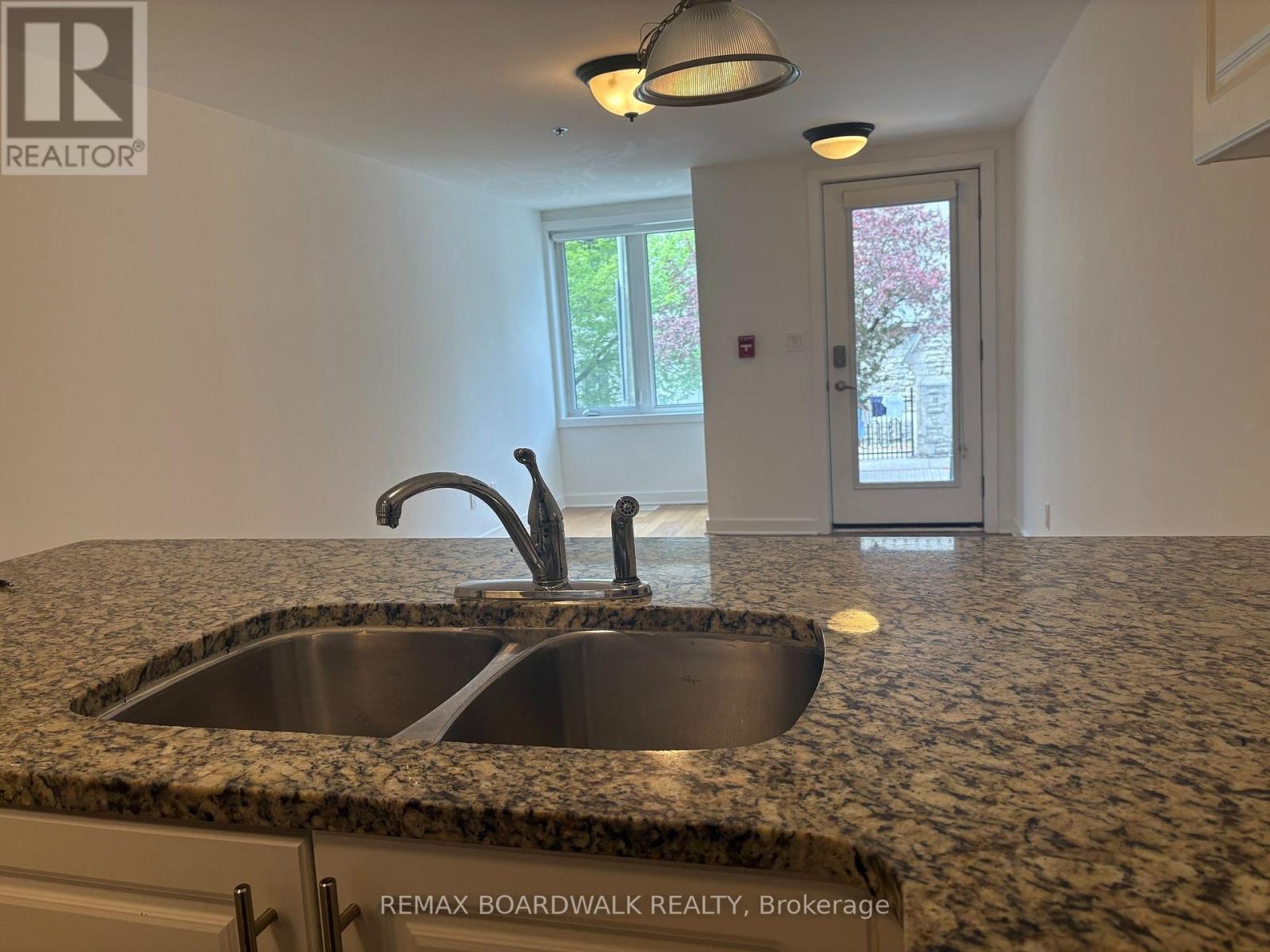132 Daly Avenue, Ottawa, Ontario  K1N 0B2 - Photo 5 - X13631738