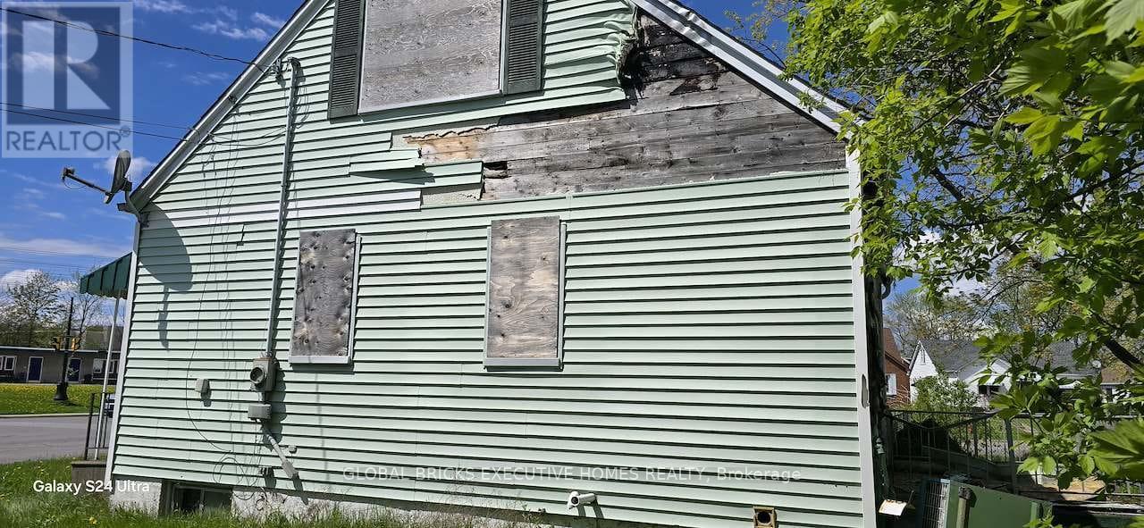 5168 Stanley Avenue, Niagara Falls, Ontario  L2E 5A4 - Photo 3 - X13631764