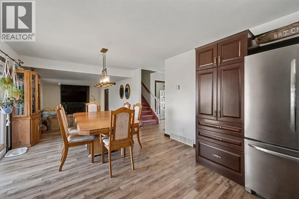 677 Wallace Drive, Carstairs, Alberta  T0M 0N0 - Photo 9 - A2326327