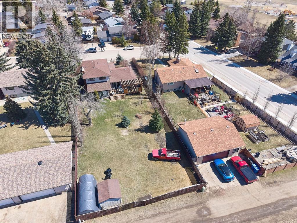 677 Wallace Drive, Carstairs, Alberta  T0M 0N0 - Photo 3 - A2326327