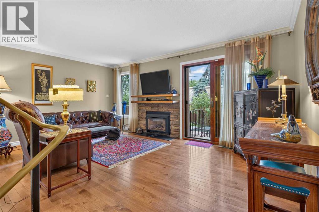 12, 140 Point Drive NW, Calgary, Alberta  T3B 4W3 - Photo 2 - A2328486