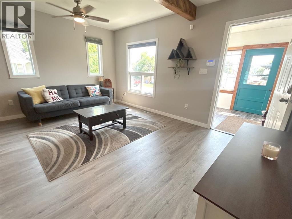 18 Maple Street, Okotoks, Alberta