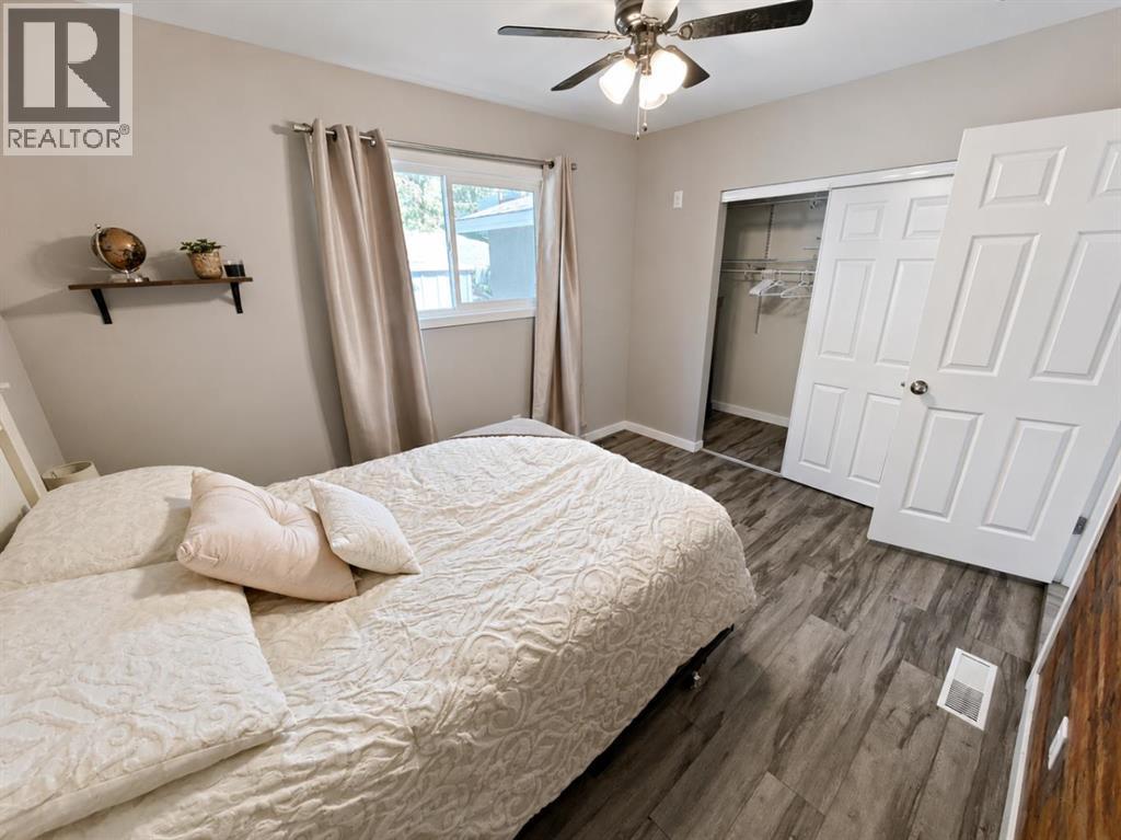 18 Maple Street, Okotoks, Alberta  T1S 1J6 - Photo 17 - A2310154
