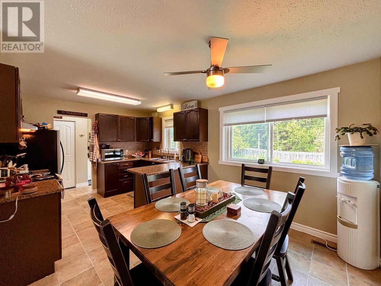 16 Matachewan Rd, Manitouwadge, Ontario  P0T 2C0 - Photo 6 - TB2601742