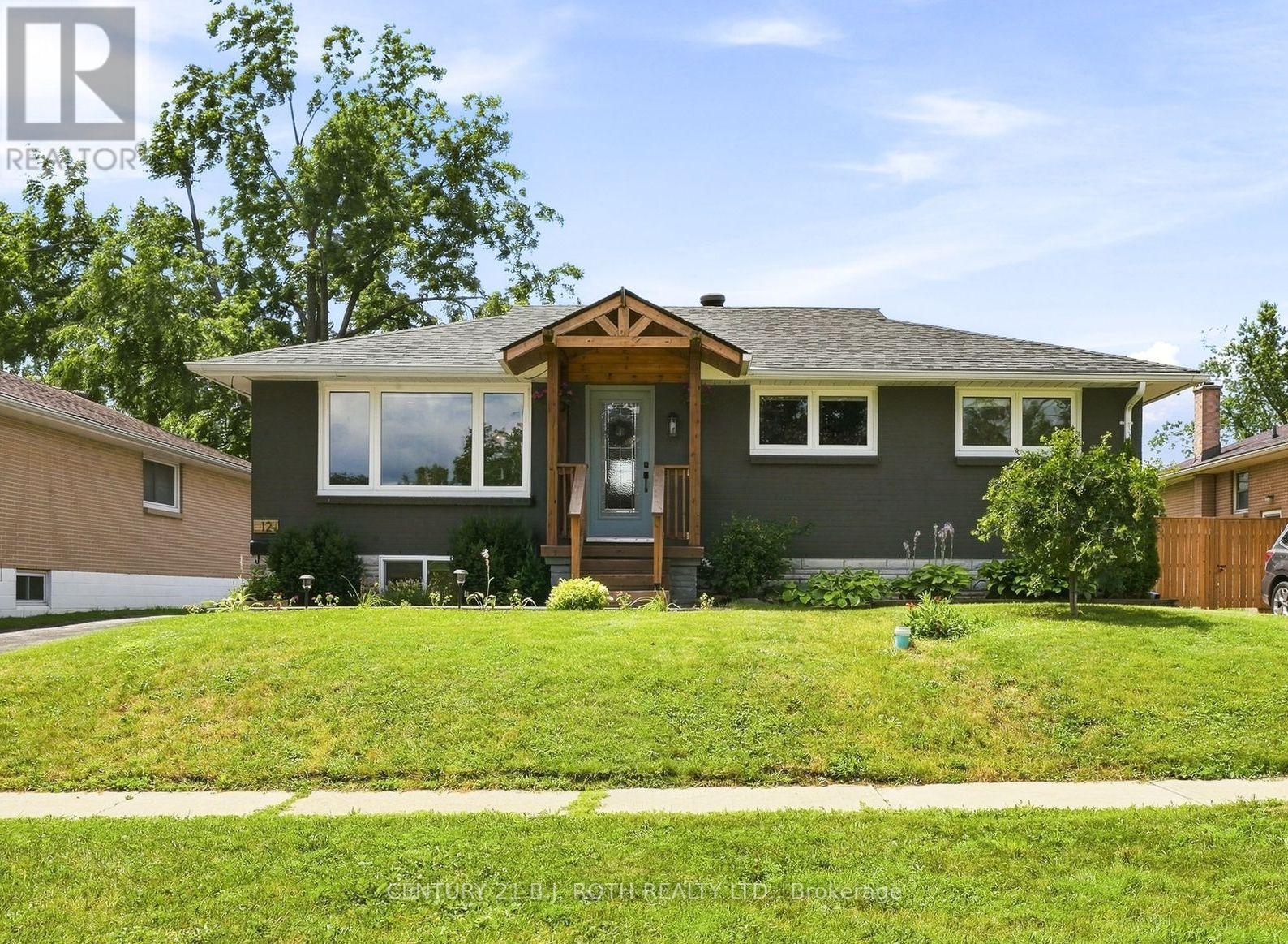12 BOTHWELL CRESCENT, Barrie, Ontario