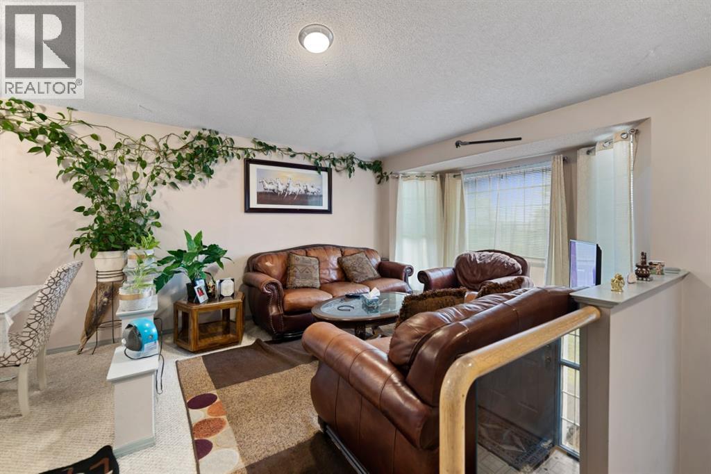 3722 Catalina Boulevard, Calgary, Alberta  T1Y 6W6 - Photo 10 - A2332839