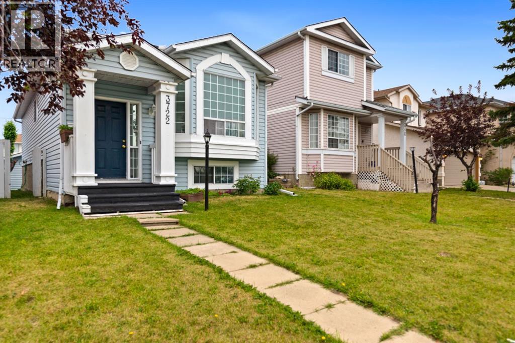 3722 Catalina Boulevard, Calgary, Alberta  T1Y 6W6 - Photo 2 - A2332839