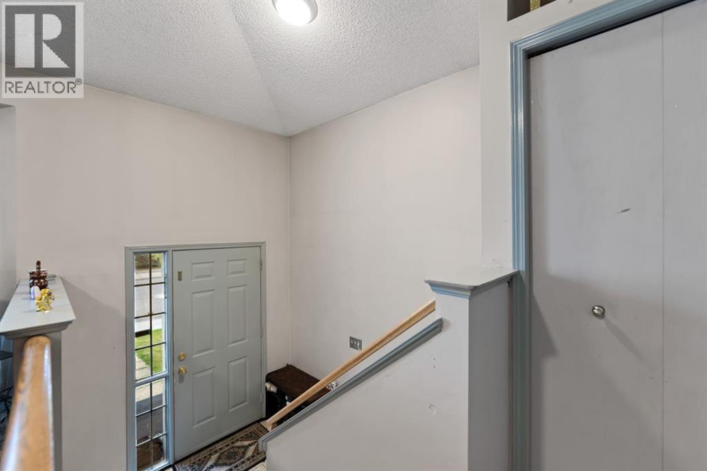 3722 Catalina Boulevard, Calgary, Alberta  T1Y 6W6 - Photo 9 - A2332839