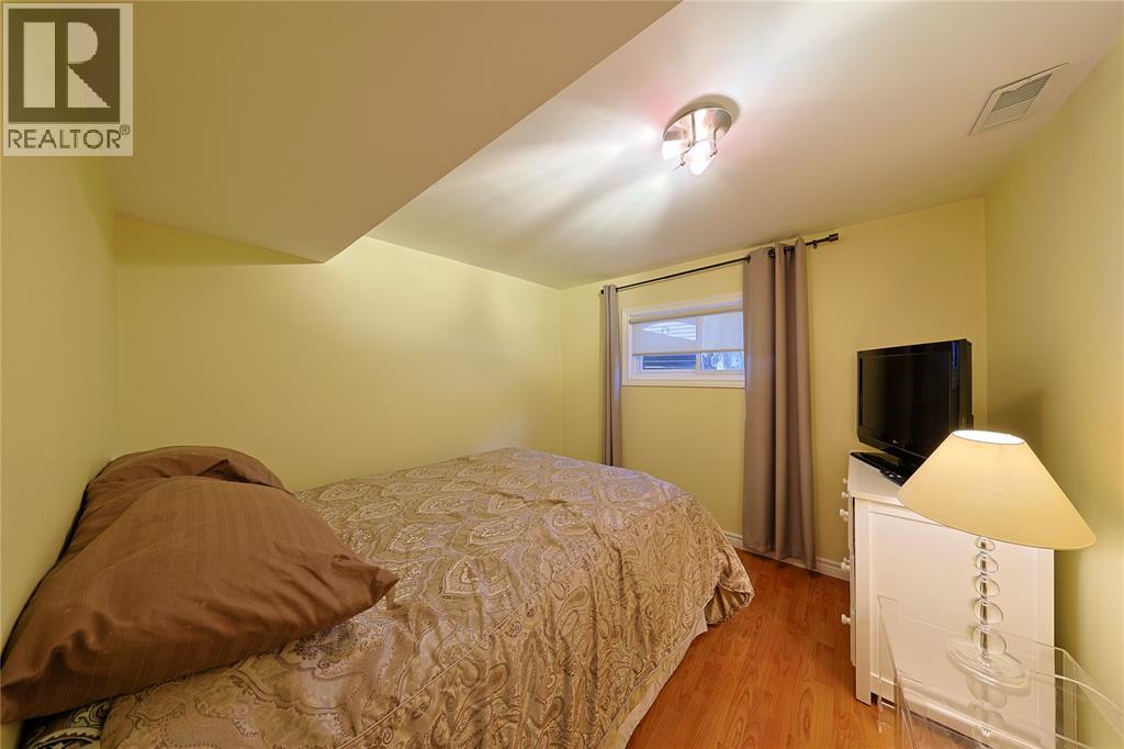 22 Turner Drive, Sarnia, Ontario  N7S 4L1 - Photo 12 - 26012601