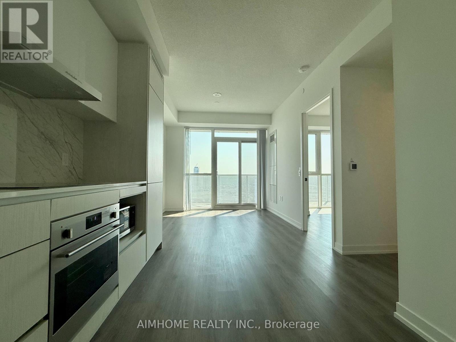 3207 - 28 Interchange Way, Vaughan, Ontario L4K 0P8 - Photo 2 - N13631836