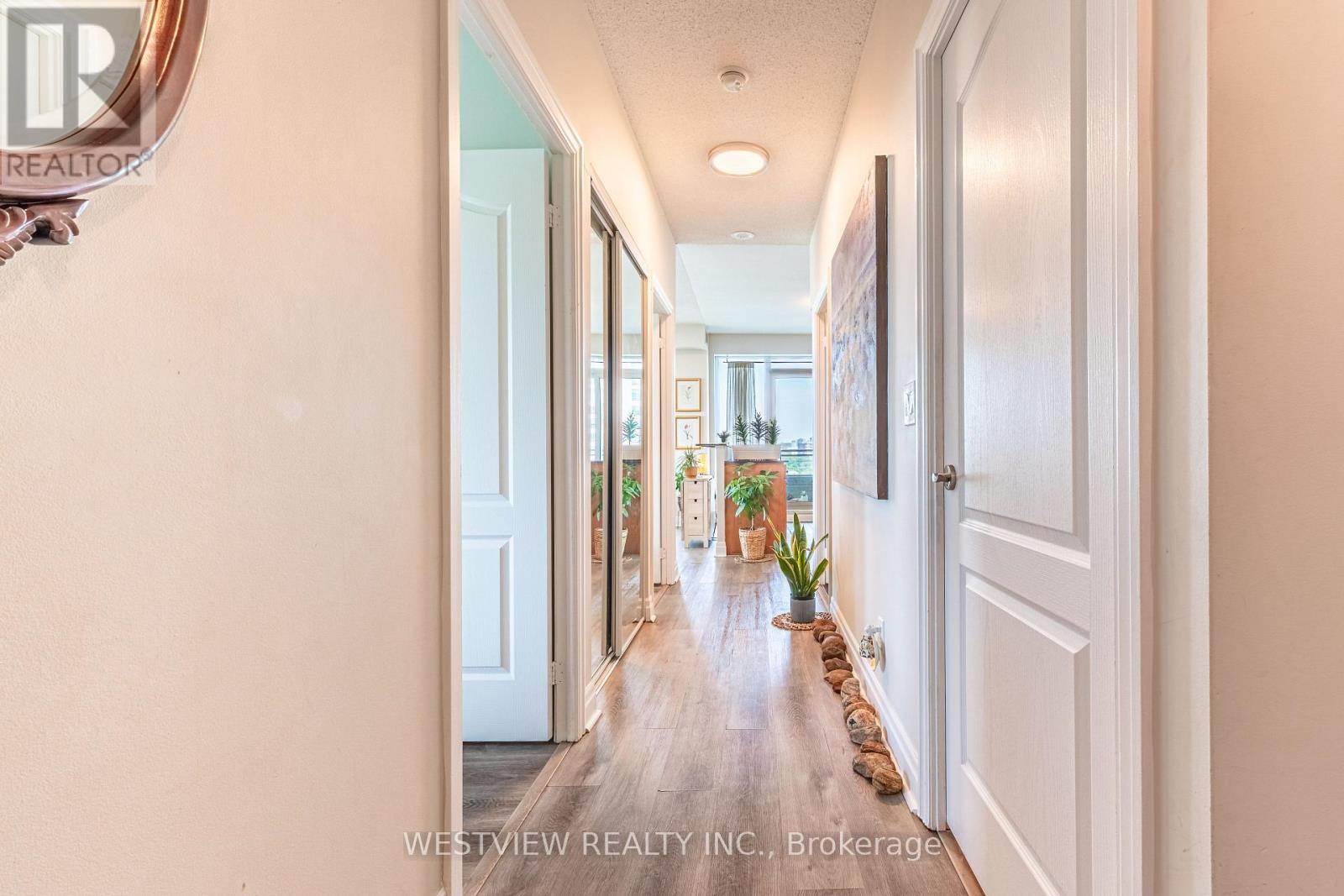 1004 - 2119 Lake Shore Boulevard W, Toronto, Ontario M8V 4E8 - Photo 2 - W13631826