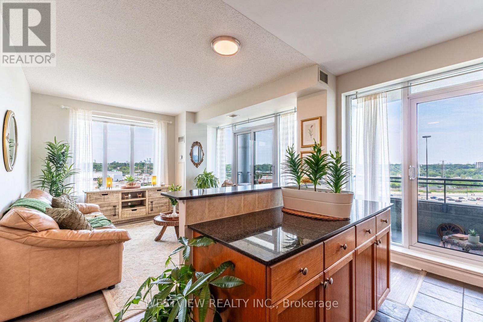 1004 - 2119 Lake Shore Boulevard W, Toronto, Ontario M8V 4E8 - Photo 3 - W13631826