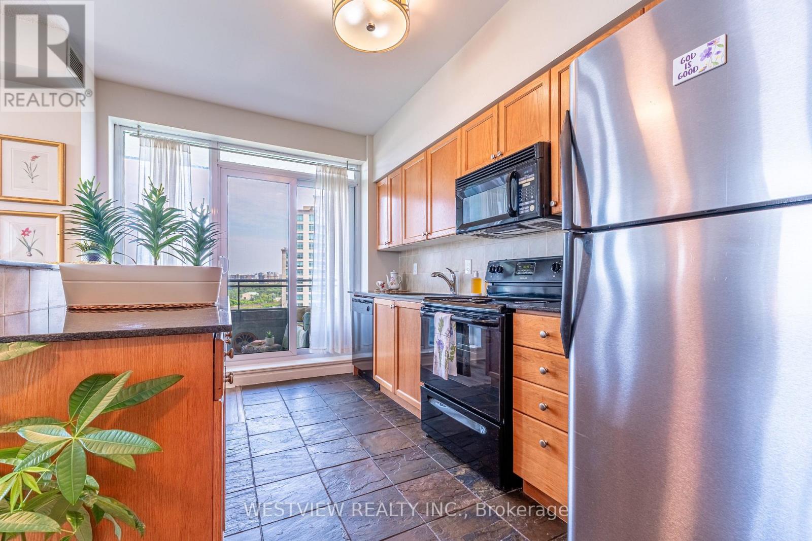 1004 - 2119 Lake Shore Boulevard W, Toronto, Ontario M8V 4E8 - Photo 6 - W13631826