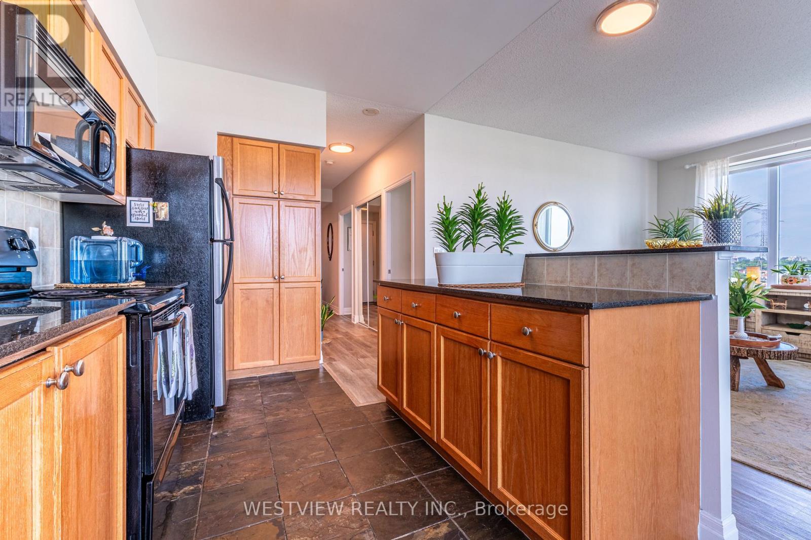 1004 - 2119 Lake Shore Boulevard W, Toronto, Ontario M8V 4E8 - Photo 7 - W13631826